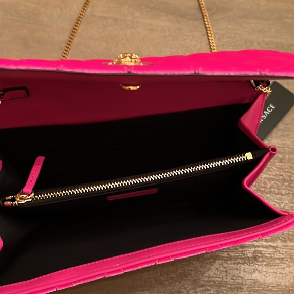 Versace La medusa icon quilted velvet pink Barbie leather crossbody bag NEW - Picture 9 of 9